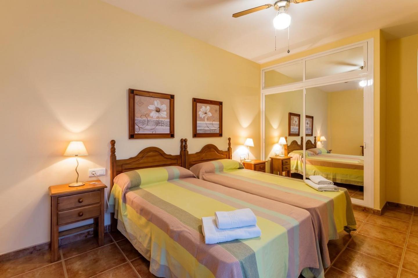 Apartamentos La Casa Del Barrio Maro Esterno foto